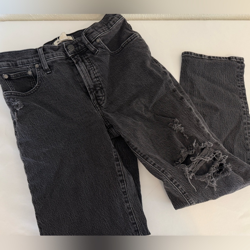 Madewell The Mid-Rise Perfect Vintage Straight Jeans Black Rosella Ripped - Picture 2 of 9